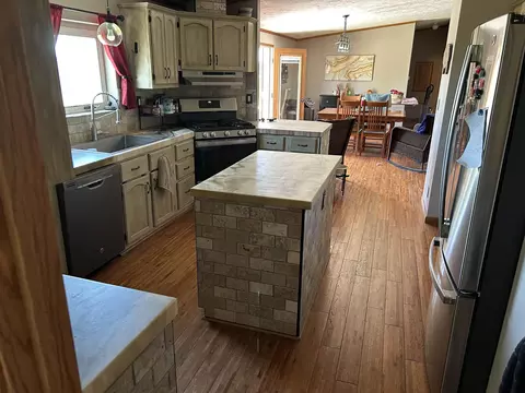 Kitchen - 33 Double Tree Rd, Riverton, WY 82501 photo 2 of 4