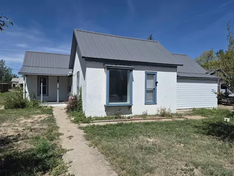 705 15th St, Wheatland, WY 82201