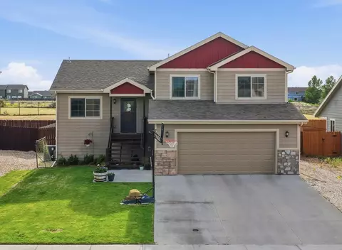 758 Whipsaw Dr, Evansville, WY 82636