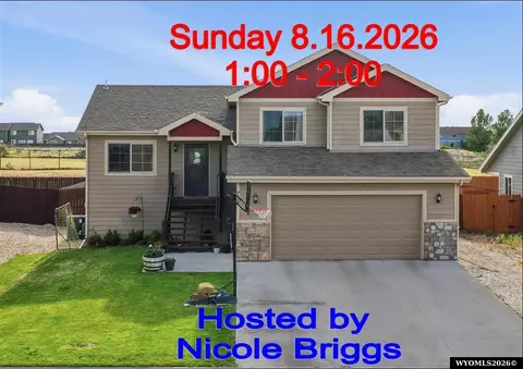 758 Whipsaw Dr, Evansville, WY 82636