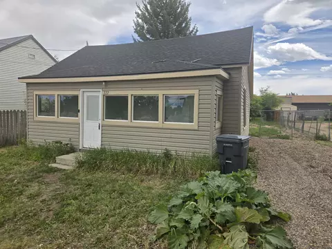 222 County Rd, Evanston, WY 82930