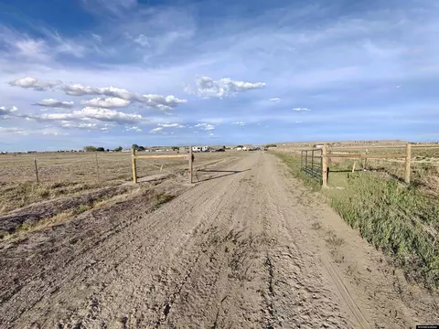 392 8 Mile Rd, Riverton, WY 82501