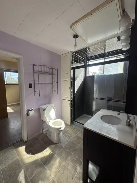 Bath - 309 Ruby St, Kemmerer, WY 83101 photo 1 of 2