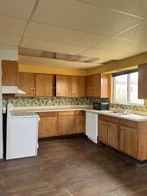 Kitchen - 309 Ruby St, Kemmerer, WY 83101 photo 2 of 2