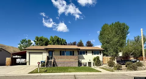 2305 New Hampshire St, Green River, WY 82935