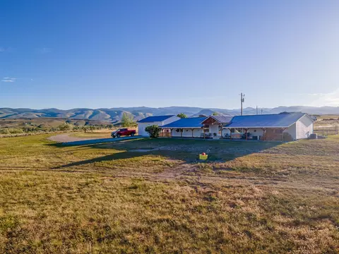 8 Orchard Hill Rd, Lander, WY 82520