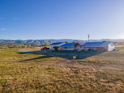 8 Orchard Hill Rd, Lander, WY 82520