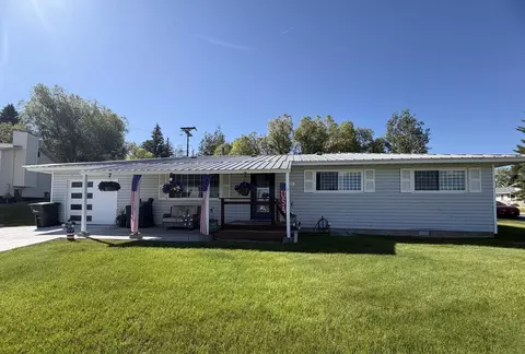 1123 3rd West Ave, Kemmerer, WY 83101