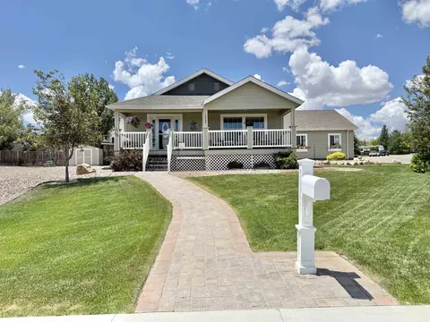 1469 Canyon Rd, Kemmerer, WY 83101