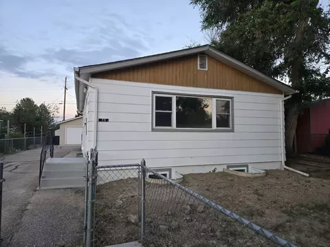 73 N 5 Th St, Mills, WY 82604