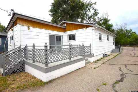 73 N 5 Th St, Mills, WY 82604