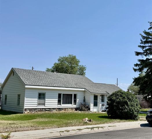 1320 E Fremont Dr, Riverton, WY 82501