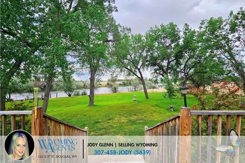20 Wagon Rd, Glenrock, WY 82637
