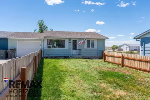 846 N 6th St, Douglas, WY 82633