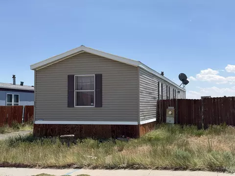 802 Apple, Rawlins, WY 82301
