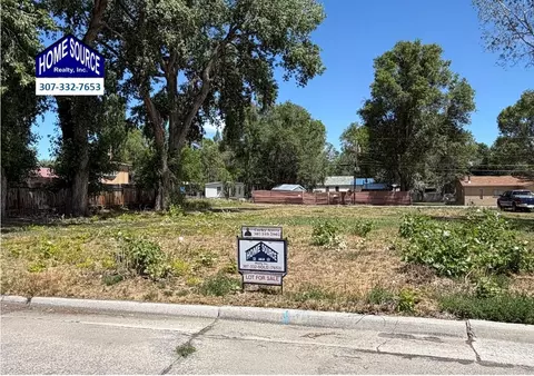 254 Jefferson St, Lander, WY 82520