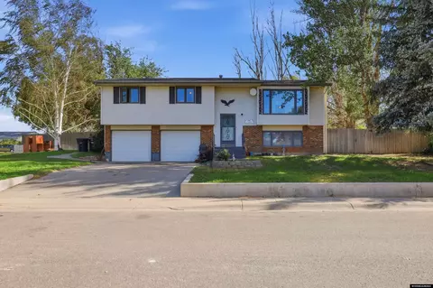 247 Fort Laramie St, Glenrock, WY 82637