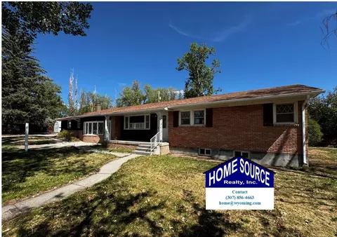 204 W Sunset Dr, Riverton, WY 82501