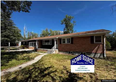 204 W Sunset Dr, Riverton, WY 82501