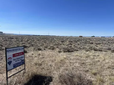 4651 Cessna Dr, Riverton, WY 82501