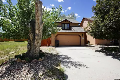 3340 Chuckwagon Rd, Casper, WY 82604