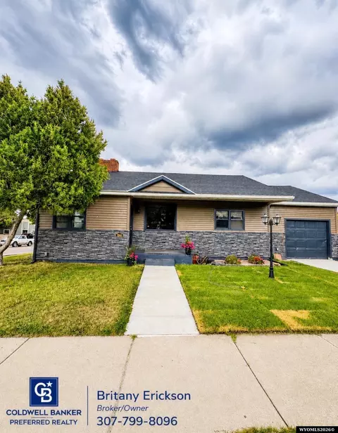 1048 Sage St, Evanston, WY 82930