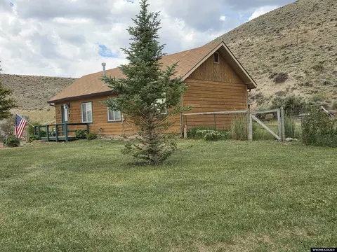 302 Horse Creek Rd, Dubois, WY 82513