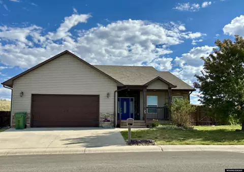 1315 Green River Dr, Douglas, WY 82633