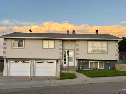 1408 Cottonwood Dr, Rock Springs, WY 82901