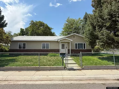 220 N 5th W, Riverton, WY 82501