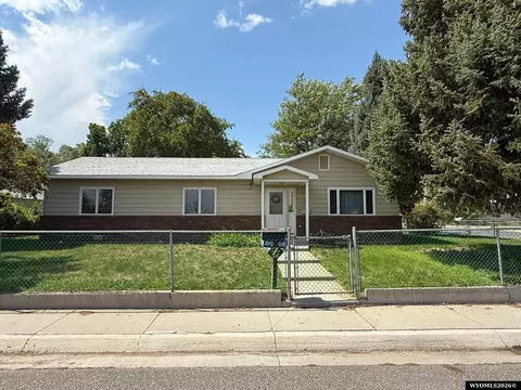 220 N 5th W, Riverton, WY 82501