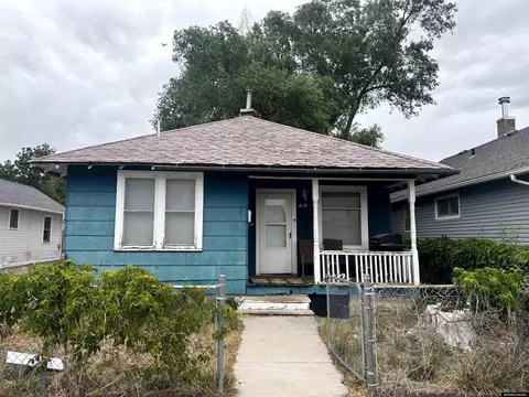818 Center St, Rock Springs, WY 82901