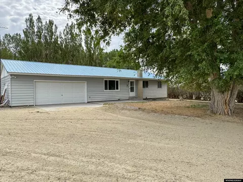48 Cliff Dr, Riverton, WY 82501