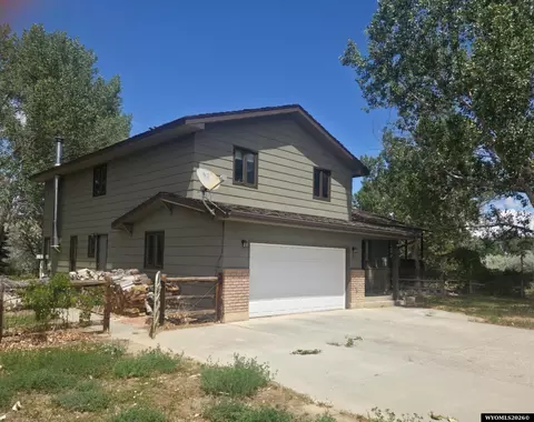 1305 Ten Mile Dr, Worland, WY 82401