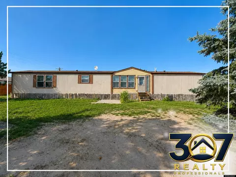 8639 Cemetary Rd, Lingle, WY 82223