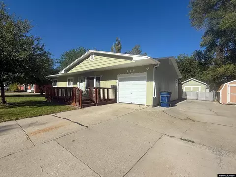 926 Elk Dr, Riverton, WY 82501