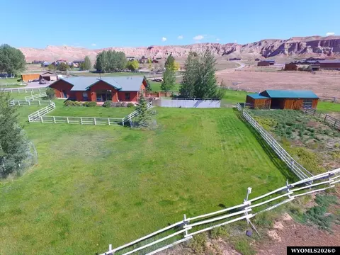 4 Table Mountain Rd, Dubois, WY 82513