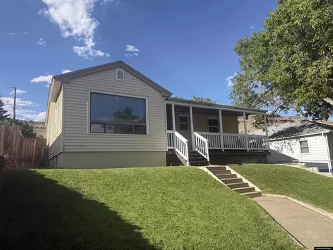 807 High St, Rawlins, WY 82301