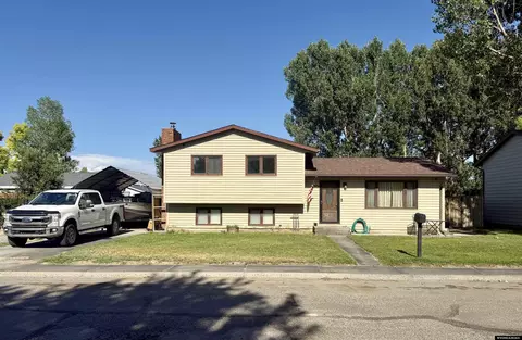 1808 Crest Way, Worland, WY 82401
