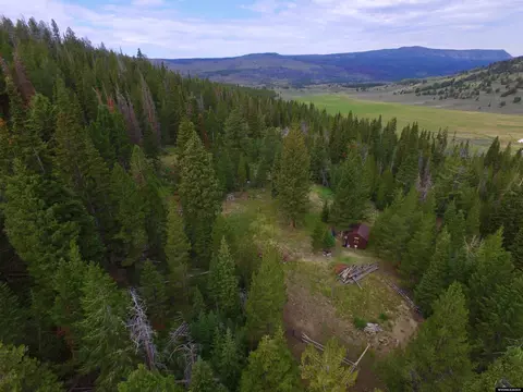 4 Meeks Rd, Dubois, WY 82513