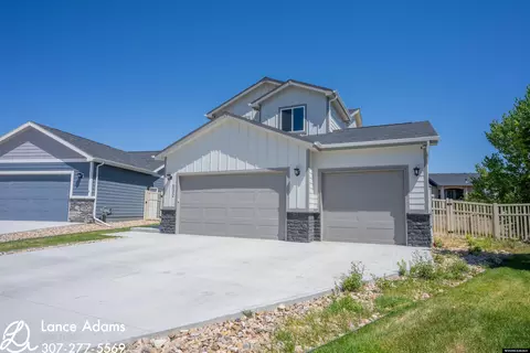 Exterior - 832 Cheney Loop, Casper, WY 82609 photo 4 of 5
