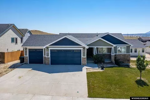 1101 River Heights Dr, Casper, WY 82604