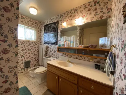 Bath - 5 Boulder Loop, Lander, WY 82520 photo 1 of 3