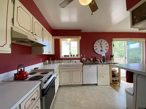Kitchen - 5 Boulder Loop, Lander, WY 82520 photo 3 of 3