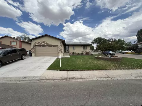 1258 Elm Dr, Rock Springs, WY 82901