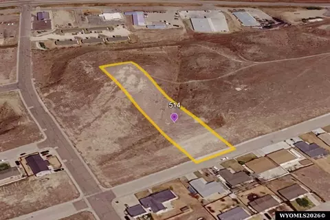 514 Emigrant Dr, Glenrock, WY 82637