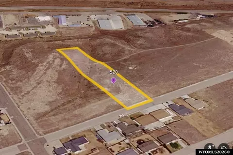520 Emigrant Dr, Glenrock, WY 82637