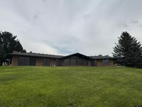 2425 W Main St, Riverton, WY 82501