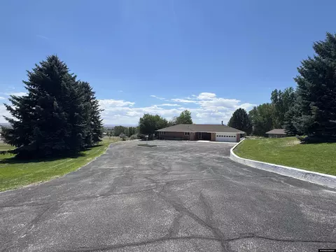 2443 W Main St, Riverton, WY 82501