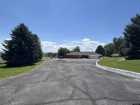 2443 W Main St, Riverton, WY 82501
